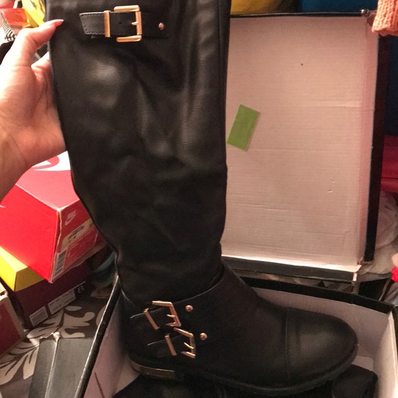 Boots - Picture 2 of 3
